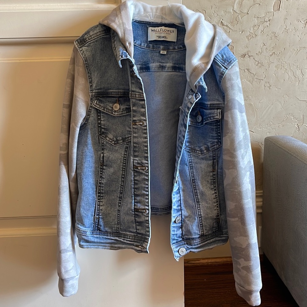 soft camo jean jacket!